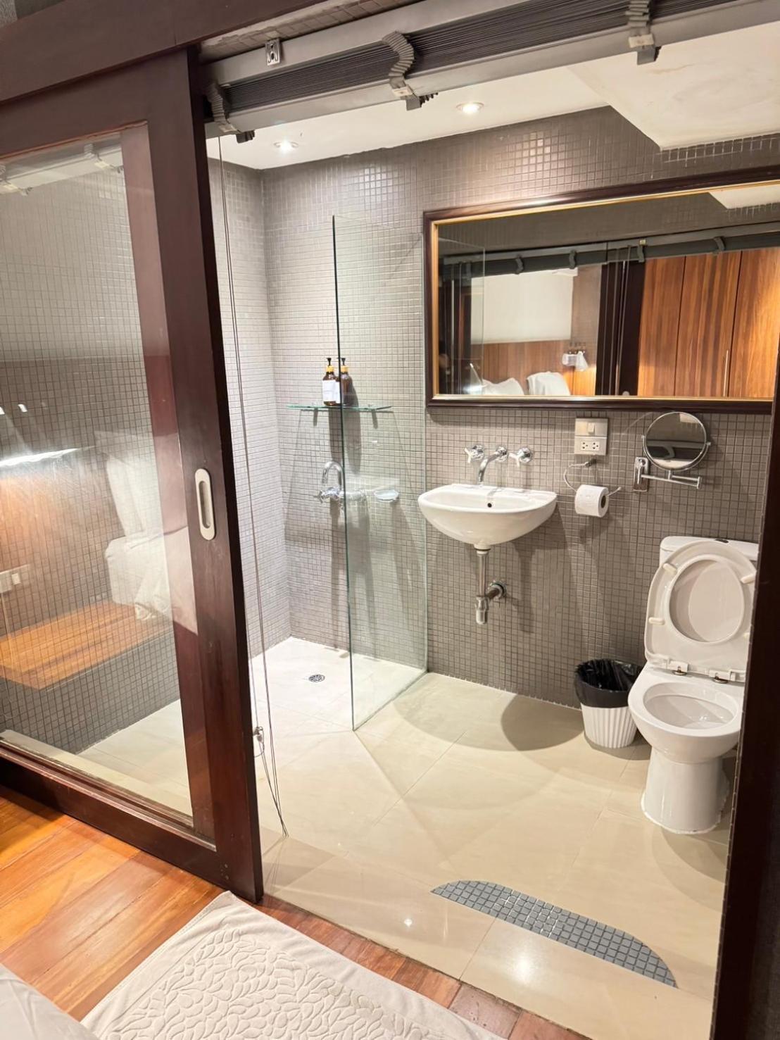 Wish Inn Silom - วิช อินน์ สีลม X 曼谷 外观 照片